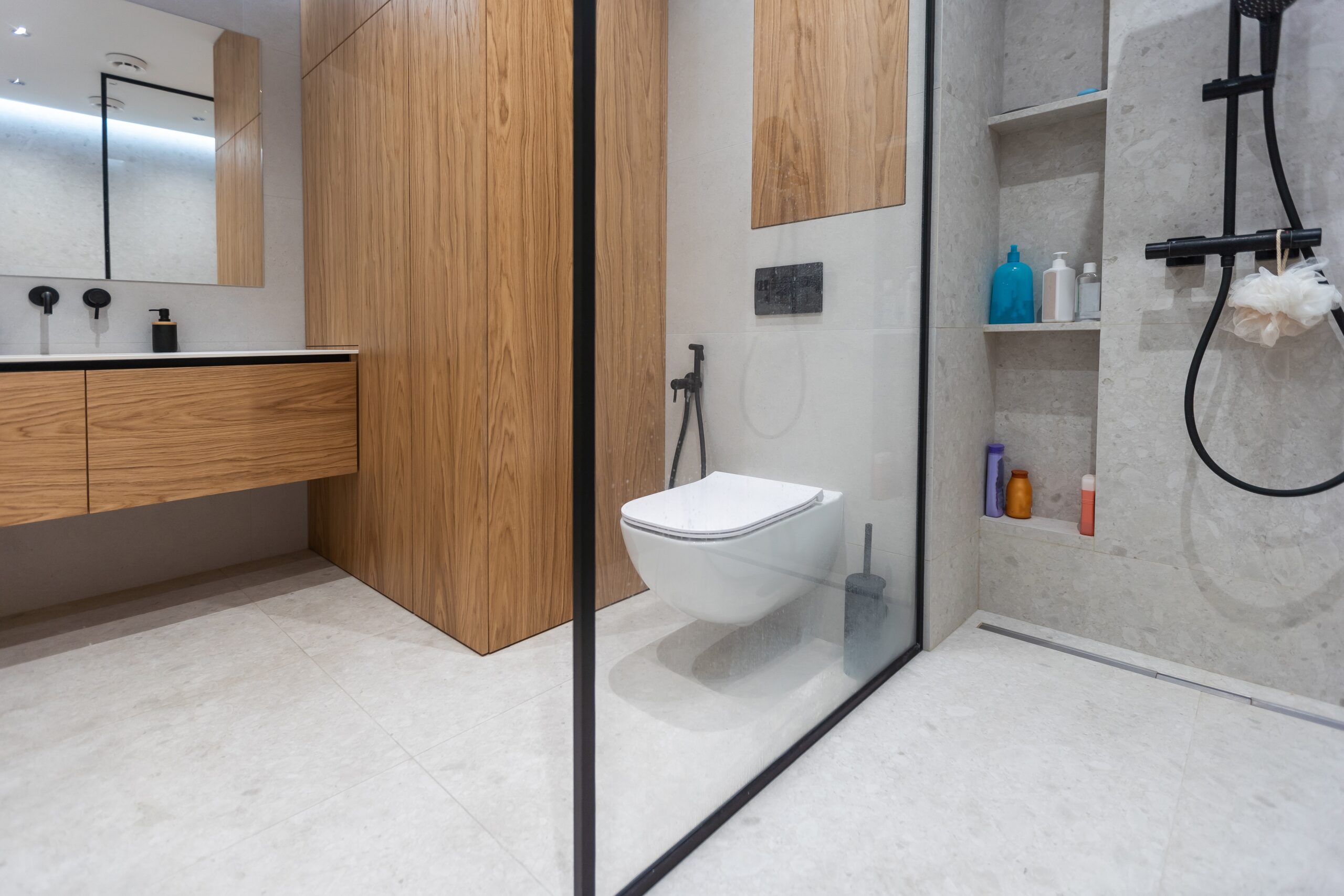 bathroom with textured tiles